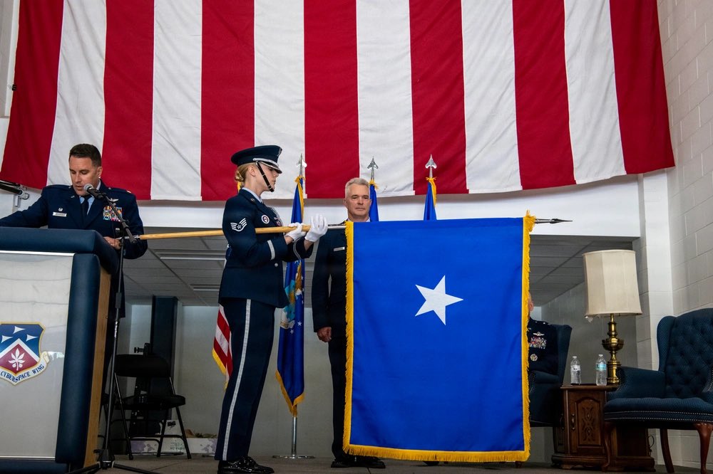 OHNationalGuard's tweet photo. Congratulations to Maj. Gen. Gary A. McCue on his retirement and Brig. Gen. Darren E. Hamilton, Ohio Air National Guard chief of staff, on his promotion.

Thank you for your leadership, service and commitment to the Ohio National Guard.

📸: Tech Sgt. Alexis Wade https://t.co/YA6FqMrRwY