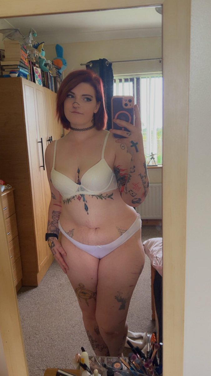 fairlyoddfi's tweet photo. Glad you guys like my new hair 🥰 https://t.co/FqHWjnxICz