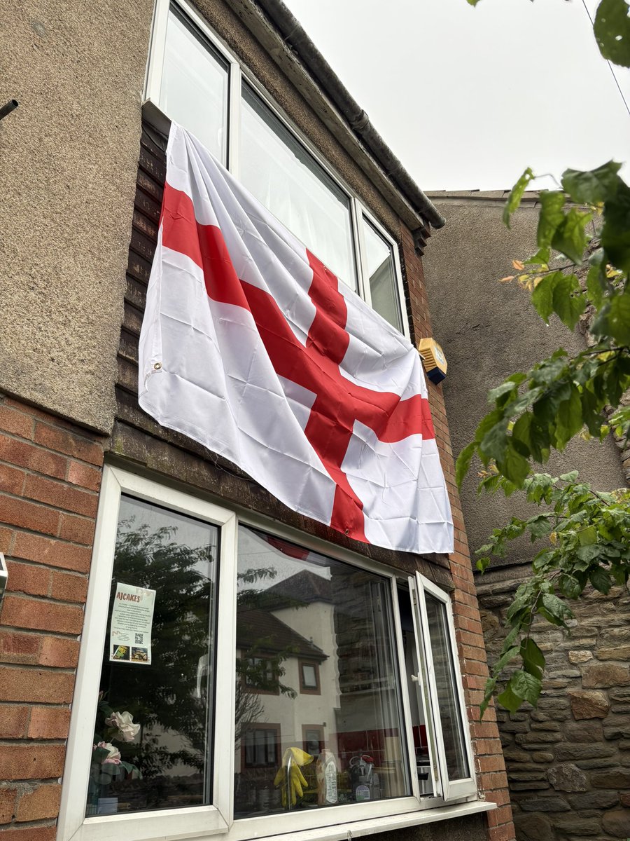 TheRealSpiller's tweet photo. @GBPolitcs @LBC I love my hometown but the Greens can do one, mines staying up https://t.co/qU4Y3u9u4Q