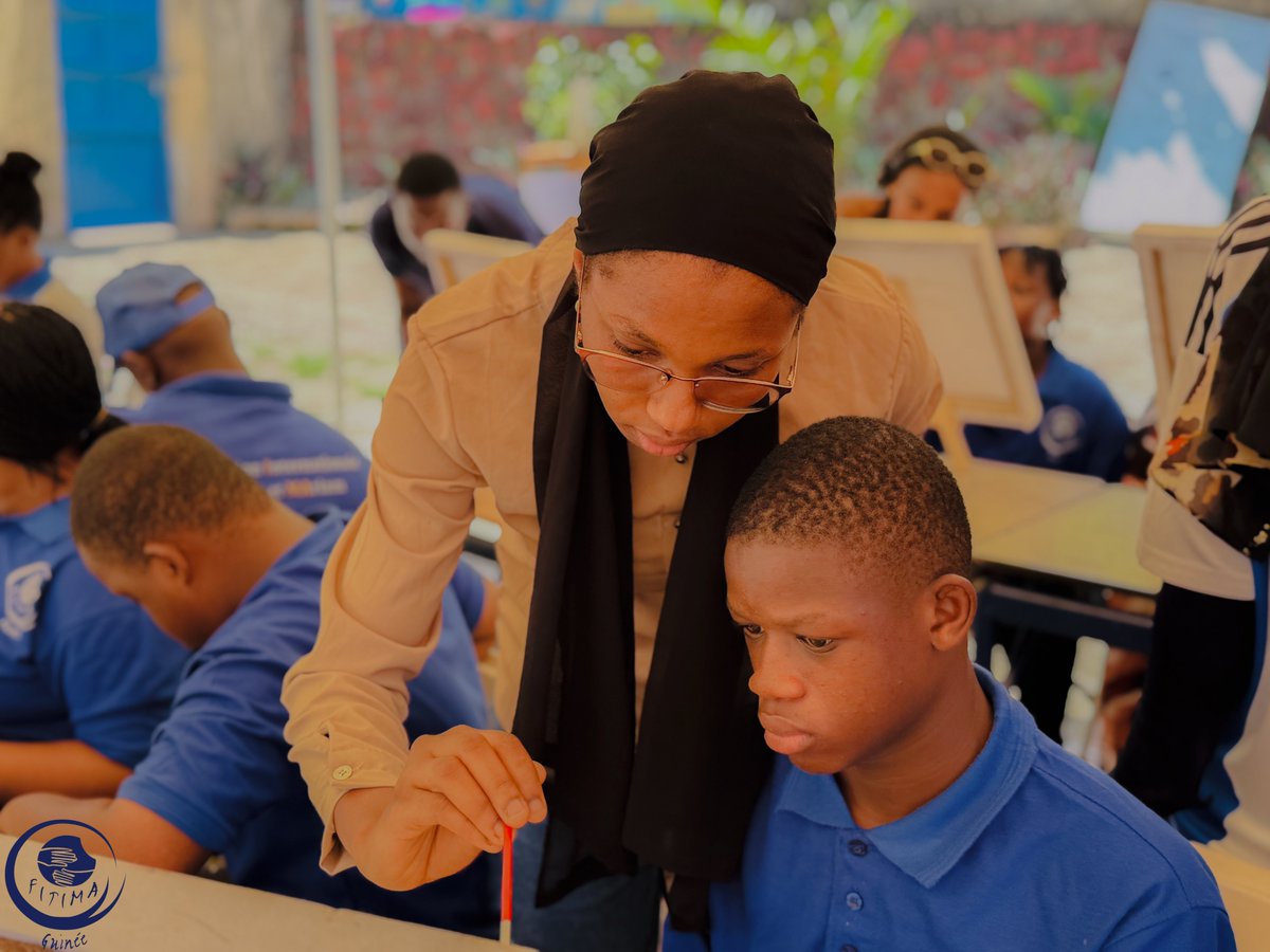 FITIMABFGN's tweet photo. Cette deuxième journée a été marquée par une belle activité d'arts plastiques, au cours de laquelle les enfants et les visiteurs ont pu exprimer leur créativité à travers le dessin, le coloriage et diverses réalisations artistiques.👇 https://t.co/CUhYuOFuWF