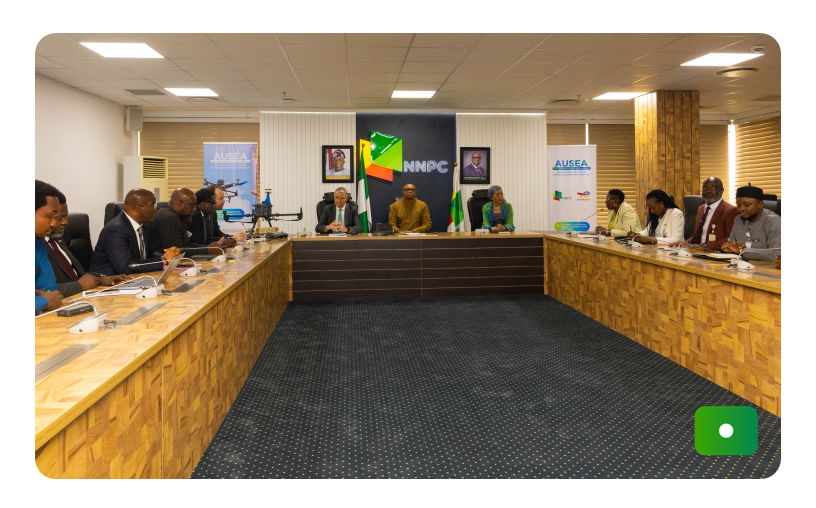 TotalEnergiesNG's tweet photo. 🔗 Read the full press release here: https://t.co/E5FHWv7QBo

#TotalEnergies #NNPCLimited #Sustainability #AUSEATechnology #Innovation #MethaneReduction #EnergyTransition #Nigeria https://t.co/HTTZhxO3zk