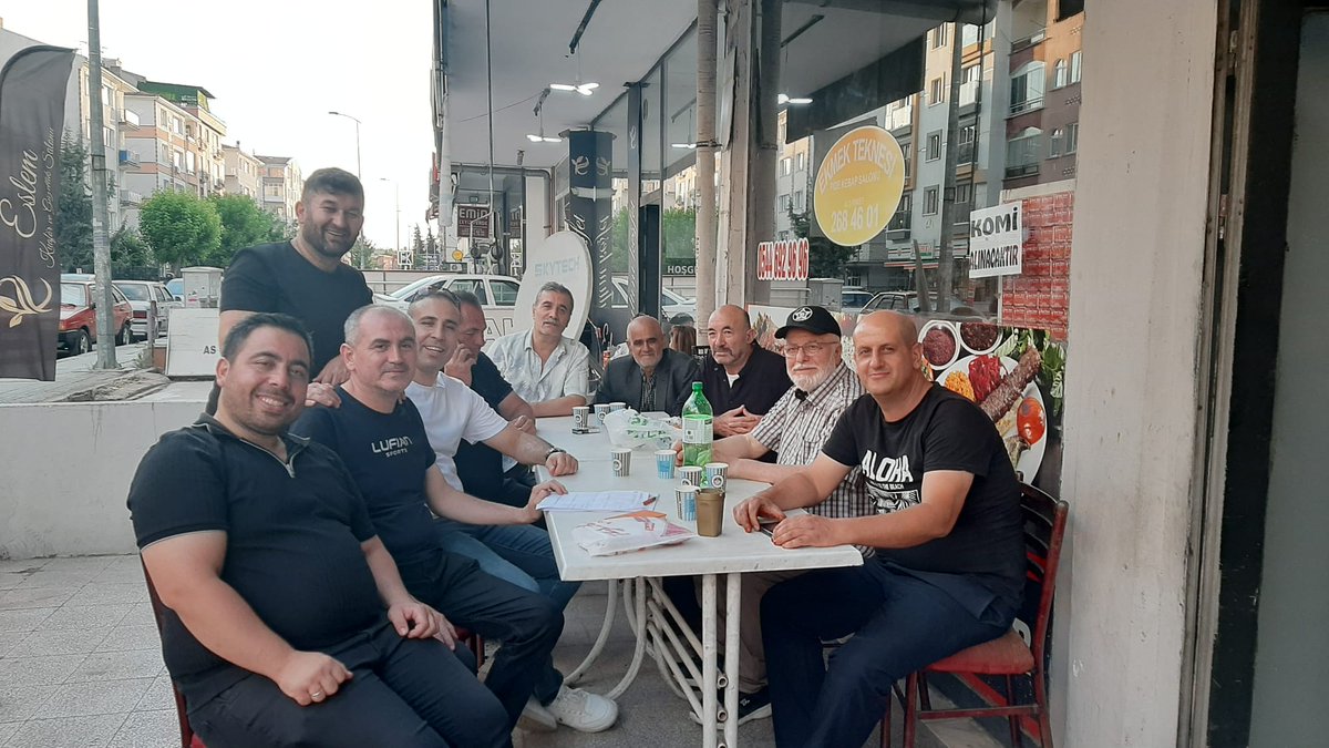 SincanAkParti's tweet photo. Saraycık Mahallesi, Atatürk Mahallesi, Fevzi Çakmak Mahallesi ve Akşemseddin Mahallesi haftalık olağan komisyon toplantılarını gerçekleştirdiler. https://t.co/XI3IHu026l