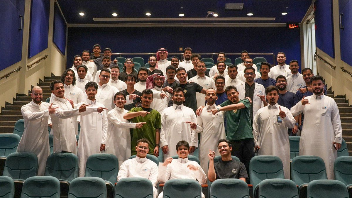 pharm443's tweet photo. نهاية السنة الرابعة!
100%✅🎉👏🏻
#pharm443 

رحلةٌ تكللت بالجد والاجتهاد 💫
كل التوفيق لكم في سنة الامتياز! https://t.co/YZWYudP0ij