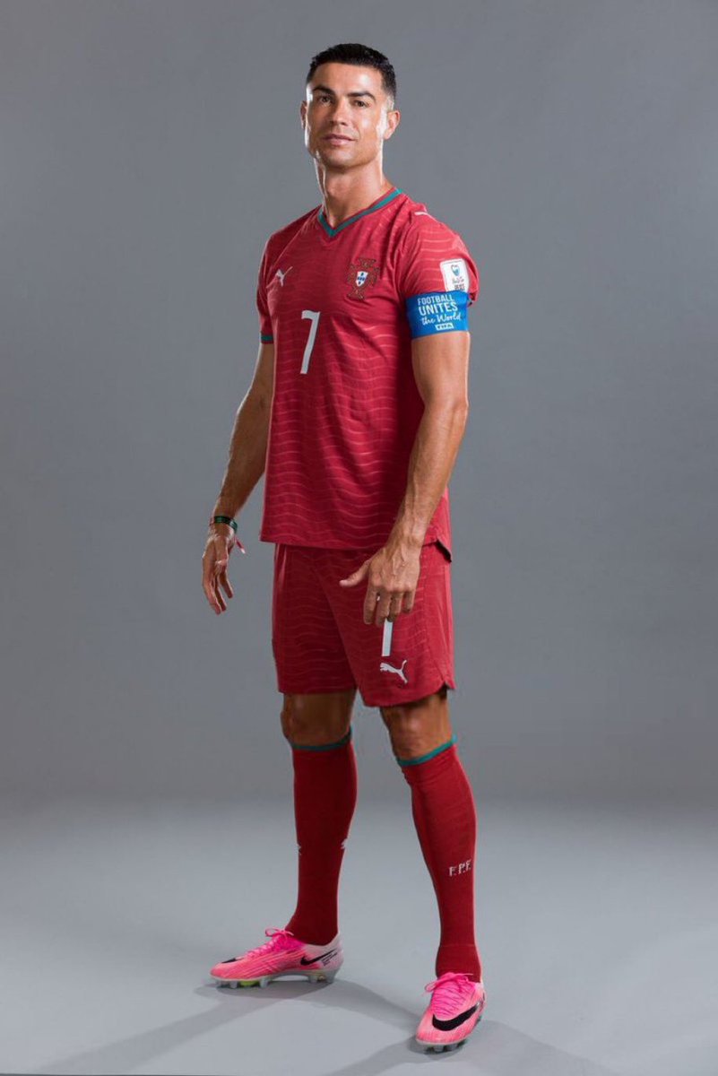 gorgeous4ew's tweet photo. عاجل ورسمياً:

منتخب البرتغال بقيادة الأسطورة كريستيانو رونالدو يتعثر في أول مباراة له في كأس العالم 2026 ضد الكونغو 💔 https://t.co/wkQ4pVoHGe