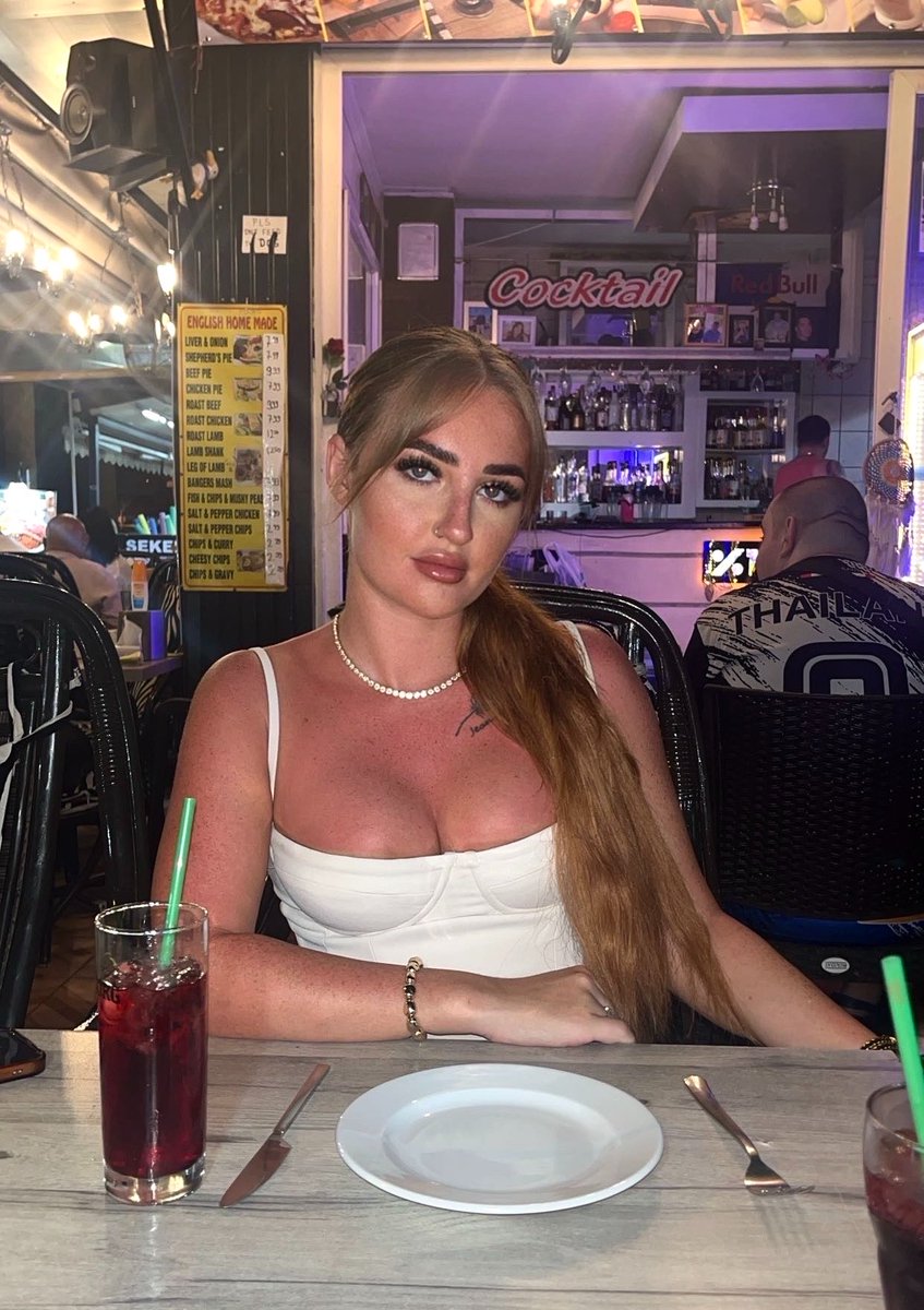 xjasminex22's tweet photo. Who do we thinks gonna win tonight then? https://t.co/ADQYAft8oU