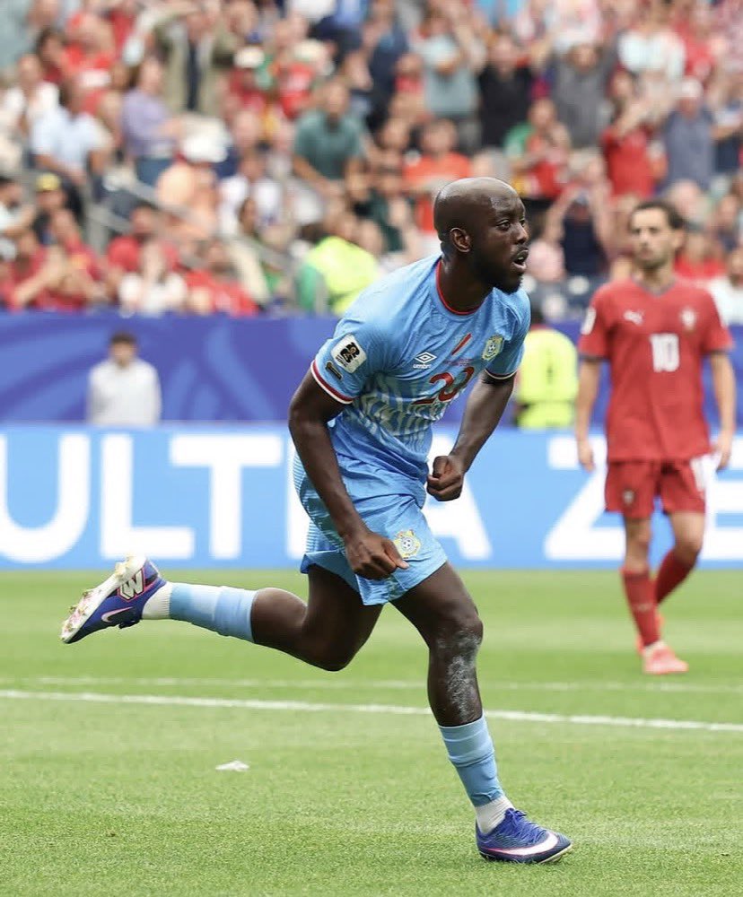 EnockGlabli's tweet photo. 🇨🇩 𝗟𝗔 𝗥𝗗𝗖 𝗗𝗘́𝗕𝗨𝗧𝗘 𝗔𝗩𝗘𝗖 𝗨𝗡 𝗘𝗫𝗣𝗟𝗢𝗜𝗧 ! 👏

Pour son premier match de Coupe du monde, la RDC a tenu tête au Portugal (1-1). Une prestation pleine de courage et de personnalité face à l’un des favoris du groupe.
M
#RDC #Leopards #Portugal #WorldCup2026 https://t.co/z5MUttolVD