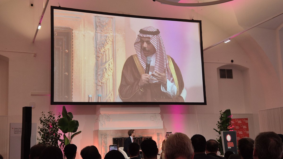 Adhwan's tweet photo. وزير الخارجية السعودي 🇸🇦، الأمير فيصل بن فرحان:
📌 المملكة لعبت دورا خلف الكواليس في تشجيع أميركا وإيران على التركيز على المسار الدبلوماسي

📌 المملكة ستواصل الدفع نحو التوصل إلى اتفاق نووي يتضمن آليات تحقق ورقابة صارمة

📌 أي اتفاق نووي سيظل عرضة للمخاطر ما لم تُعالج الملفات الإقليمية العالقة

📌 التقدم يتطلب مسارين أحدهما للمحادثات الأميركية الإيرانية بشأن النووي والآخر للتعامل مع القضايا الإقليمية

📌 العلاقات مع إيران تعرضت لتراجع خلال السنوات الماضية

📌 الأولوية في العلاقات مع إيران تتمثل بإصلاحها وإعادة بناء الثقة قبل الانتقال لأي تعاون اقتصادي أوسع

📌 إدارة مضيق هرمز كانت تسير بصورة جيدة قبل الحرب

📌 نرفض ترتيبات أو آليات جديدة لإدارة مضيق هرمز
