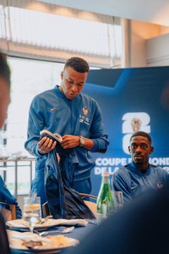 Donkinzo's tweet photo. Dembele calculating in his head, how many more goals he has to score to get similar shirt. https://t.co/gouRMWbjL9