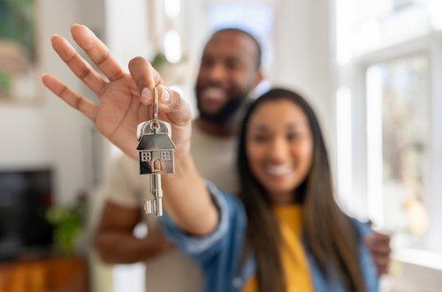 JBenderCFP's tweet photo. Rethink "starter homes." Focus on financial planning and real estate strategies that avoid long-term debt. Discuss plans now to handle mortgages wisely for a more secure, debt-conscious future. https://t.co/DBIcOTxAUk https://t.co/bn3FMeA7Nt