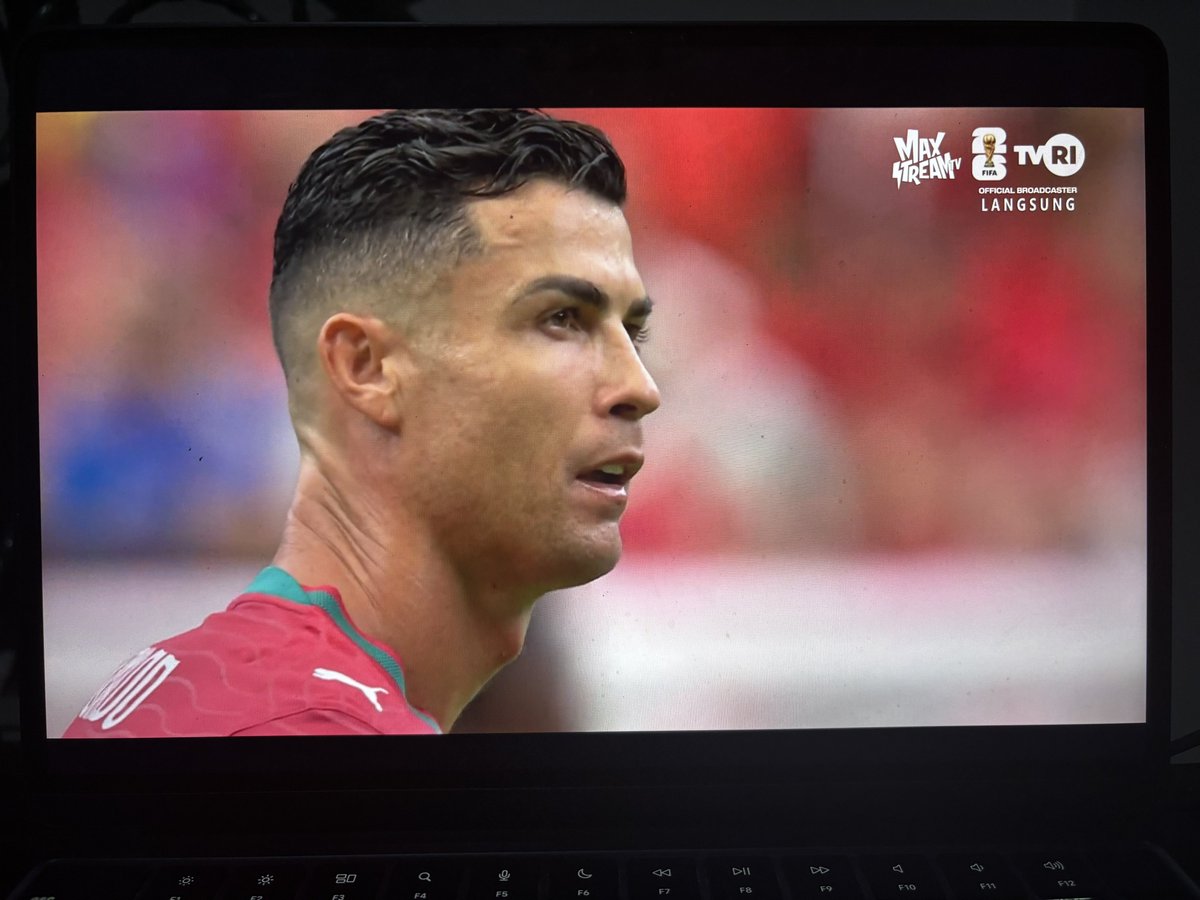 donbeasttt's tweet photo. Cristiano Ronaldo, apa akhirnya umur lo sendiri yang menghianati badan lo ?? Atau ini baru permulaan dari keajaiban trakhir yg bakal lo bikin di piala dunia 2026 ?? Pemain hebat, tp kalau wktu nya istirahat, hrs istirahat bang dodo, respect https://t.co/My5D04WrkG