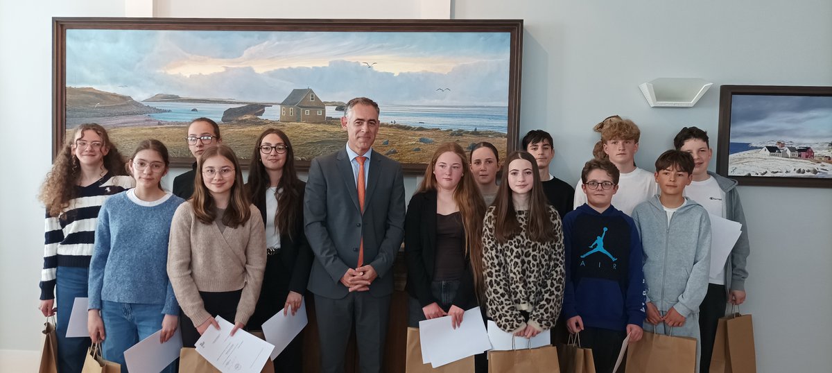 Prefet975's tweet photo. Aujourd'hui, les 14 cadets de la section 2025-2026 ont reçu leur diplôme de #cadet de la #sécurité civile qui les qualifie « d’assistants de sécurité ».

👏 Félicitations à ces jeunes et merci aux différents partenaires qui permettent chaque année de réaliser ces sessions. https://t.co/IIKESogufS