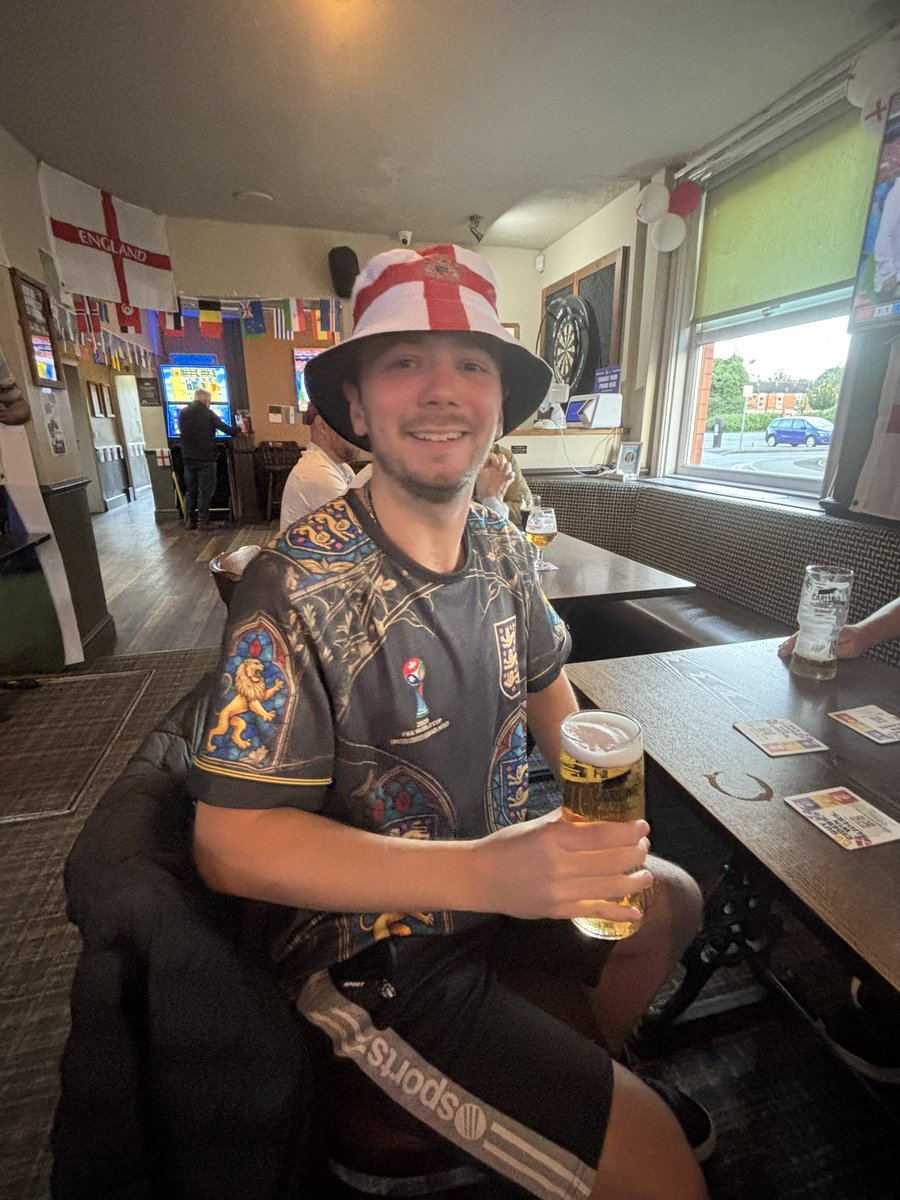 JackRiley117's tweet photo. 🏴󠁧󠁢󠁥󠁮󠁧󠁿 He’s got the fever 🌎 🏆 https://t.co/A7wlVRPL6s