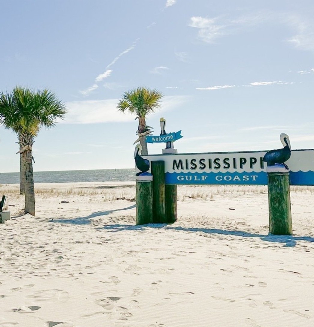 RicksHouseRadio's tweet photo. Mississippi!! We stayed in Mississippi for about 4 months and really enjoyed it. The sand looks just like the Florida Gulf, but not the water. The Mississippi River dumps silt water into the Gulf making this color. #mississippi #beach #rvliving
https://t.co/X7ARTpep6O https://t.co/QcocWuCKkz