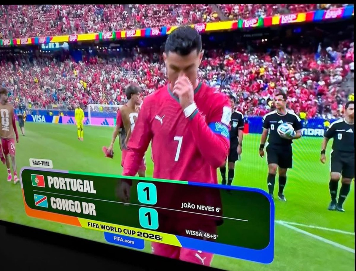 TerenceNicks's tweet photo. You watch the whole game thinking "where's Ronaldo?" then boom, there he is in the 90th minute making it count. 🤣🤣🤣😂.
If it weren't for this view, i swear i wouldn't have believed he was even playing https://t.co/LBMY6BScLN