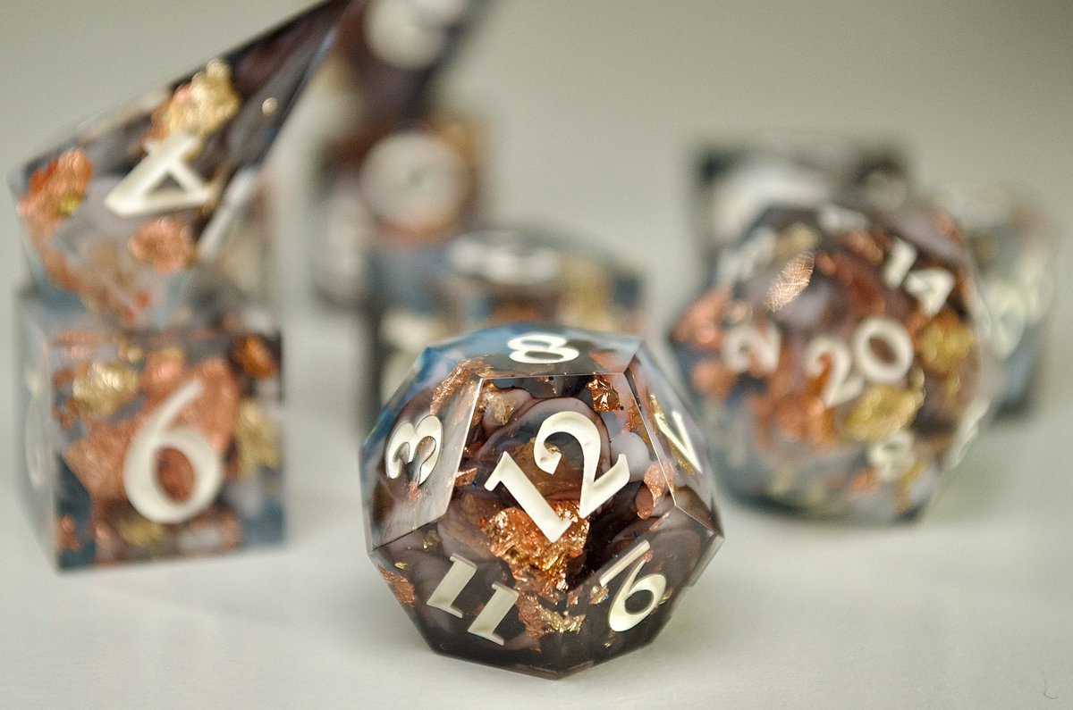 2crit2quit's tweet photo. Look with your hands 🏔️🧗‍♀️
#dnd #dice https://t.co/HrHtVZ3HaS
