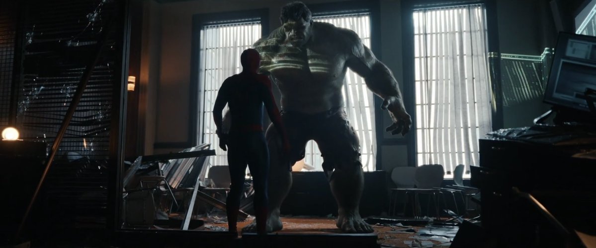 joaoguillll's tweet photo. O Bruce Banner vai perder o aparelho que o mantém ainda na sua forma humana e o Hulk Selvagem vai voltar destruindo tudo.

Com certeza a personagem da Sadie Sink vai ser o impulso pra que isso aconteça.

Cara facilmente essa vai ser uma das melhores lutas do filme. https://t.co/FW2bOvbUZt