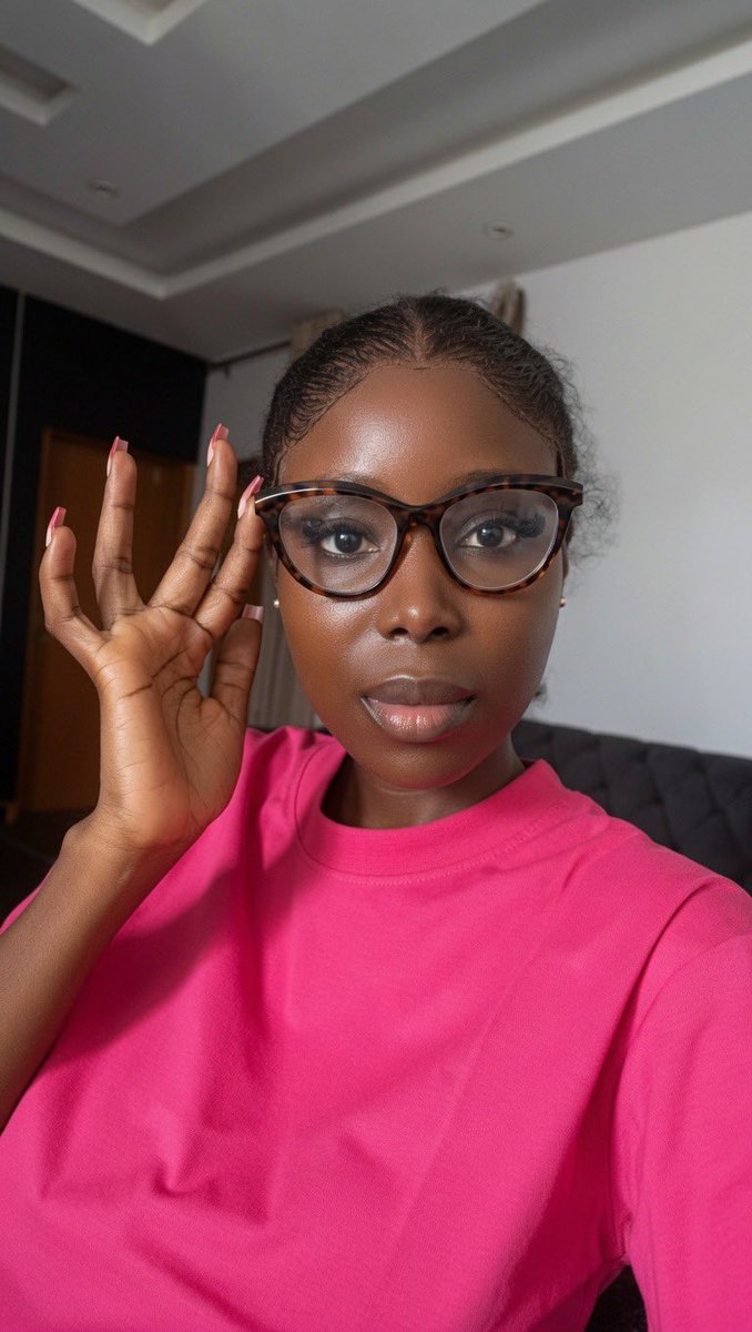 FUNLOLA (Your Designer & Your Friend) tweet media