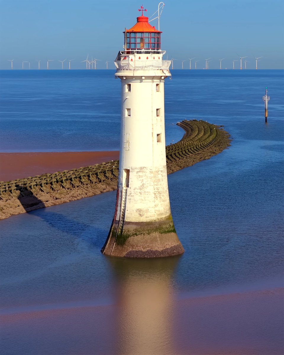 LiverpoolVista's tweet photo. Perch Rock Lighthouse, standing where the River Mersey meets Liverpool Bay at New Brighton. https://t.co/I8WNb7GuTB