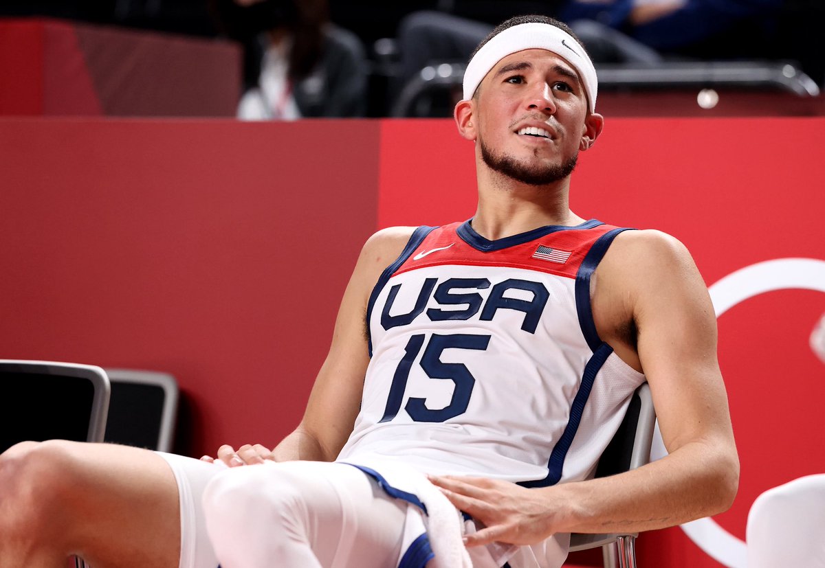 TheHoopCentral's tweet photo. JUST IN: Devin Booker is changing his jersey number to No. 15 to honor the number his father wore in college &amp; his Team USA number, per @ShamsCharania 

Respect. ✊🙌 https://t.co/D9aNxMubxa
