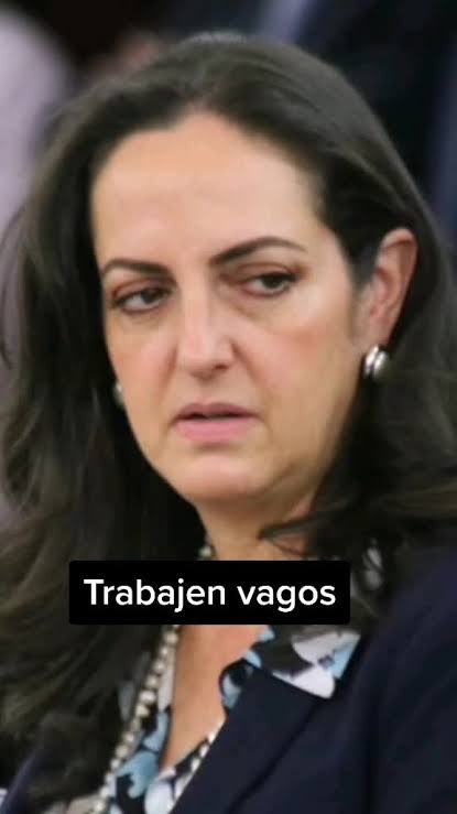 Pedroelgrande74's tweet photo. El pobre es pobre porque quiere? 🤔🤔🤔 https://t.co/Z8zGfZ1gZI https://t.co/qCa9tig7Mm