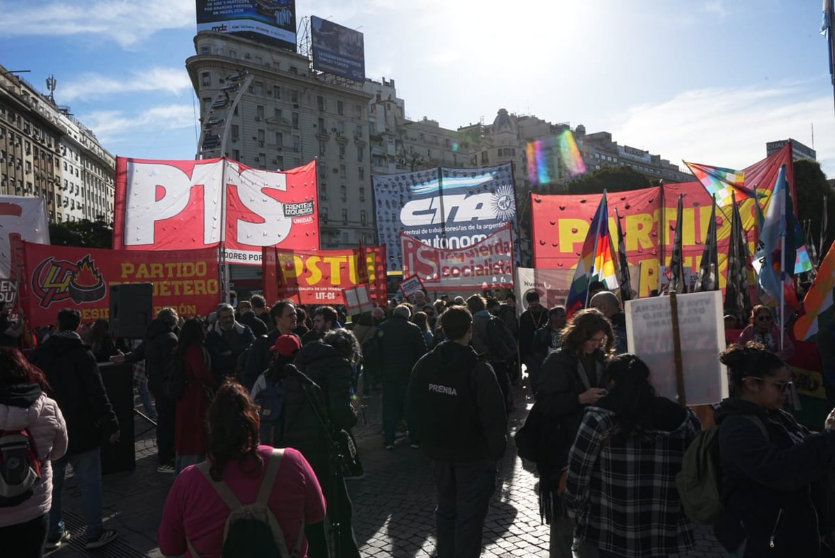 PTSarg's tweet photo. 🚨 Participa el diputado @chipicastillo, el referente @Patriciodc, junto a estudiantes, trabajadores, jubilados y organizaciones políticas, sindicales, sociales y de derechos humanos. https://t.co/JQKqeSqdOR