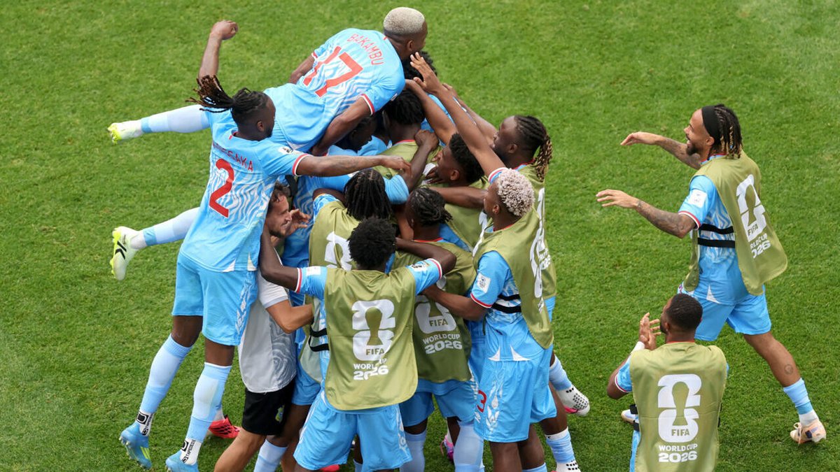France24_fr's tweet photo. Coupe du monde : la RD Congo écrit son histoire en tenant en échec le Portugal et Ronaldo
➡️ https://t.co/XESQTWrnrT https://t.co/rHzrqLPNhD