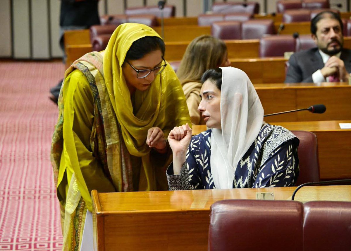PPPDigitalKPK_'s tweet photo. خاتون اول اور رکن قومی اسمبلی بی بی آصفہ بھٹو زرداری قومی اسمبلی کے بجٹ اجلاس میں اراکین پارلیمان سے ملاقات کررہی ہیں اس موقع پر سیاسی صورتحال پر بھی تبادلہ خیال بھی ہوا۔
@AseefaBZ
@BBhuttoZardari
#PPPDigitalKP https://t.co/BvNK4AOLJL