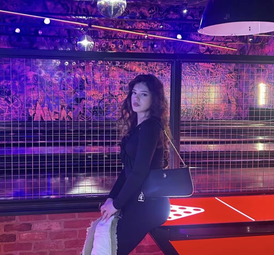 GermanBitches2's tweet photo. Creepshot Baddie Part 2 https://t.co/26d38eFTuT