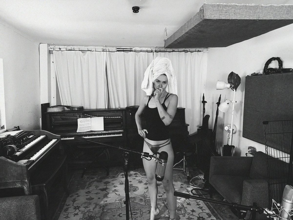 whatsupsahl's tweet photo. When you listen to my music and ur like oh my goddd this is her best album ever just know this is what I looked like making most of it https://t.co/berjpr9Mez