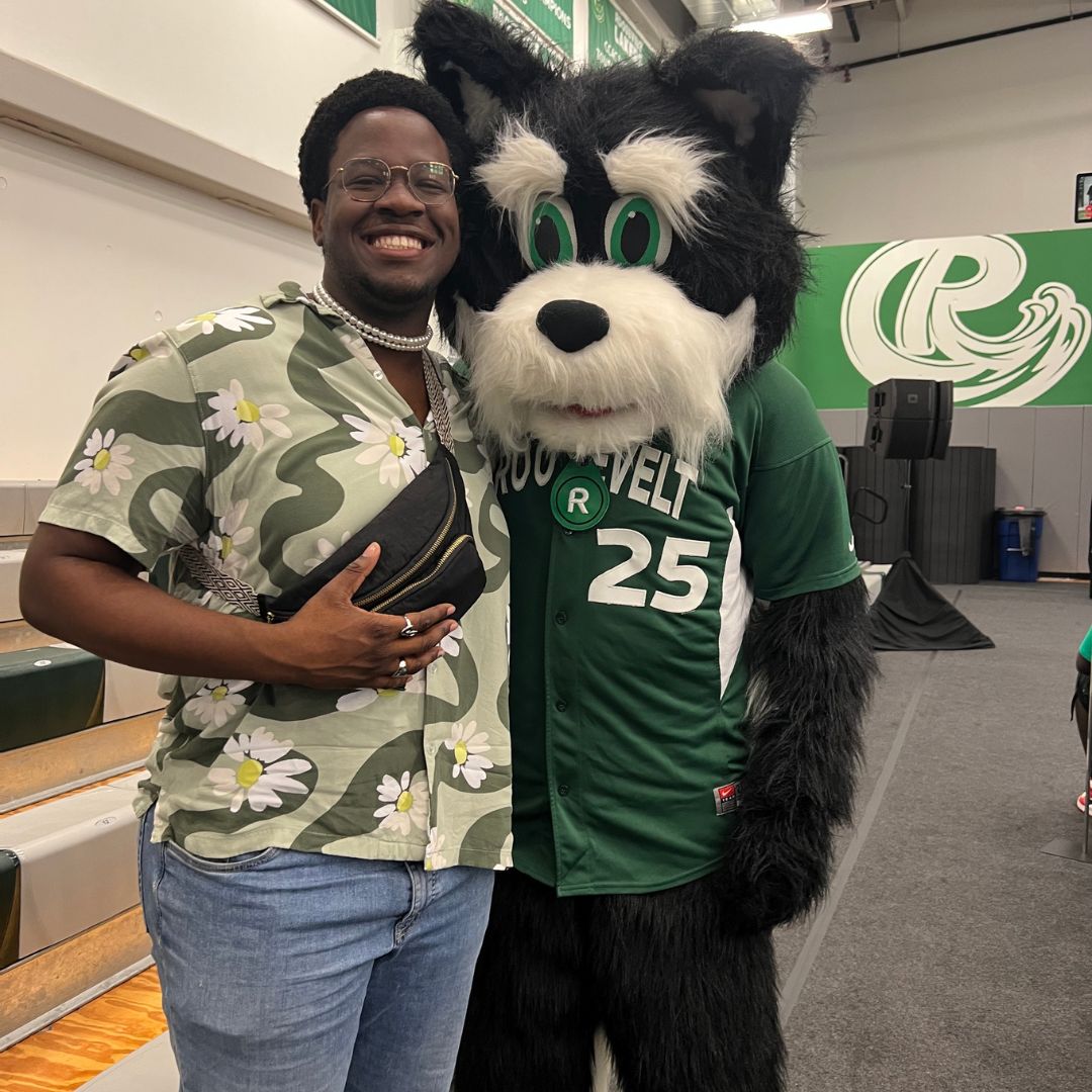 RooseveltU's tweet photo. Thank you, Fala, for always bringing smiles to our Lakers’ faces! 💚 🐾
 
#MascotDay https://t.co/DvDpmYiqNs