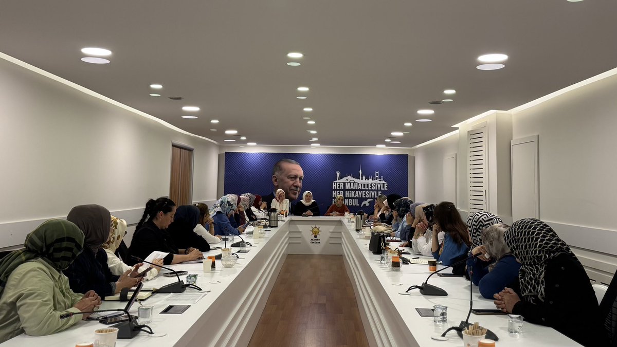 akkadinuskudarr's tweet photo. Başkanımız Rabia Yazıcı başkanlığında, İl Yürütme Sorumlumuz Tuba Şahin Yılmaz’ın katılımıyla Yönetim Kurulu Toplantımız gerçekleştirildi. https://t.co/yMco1ZzT9f