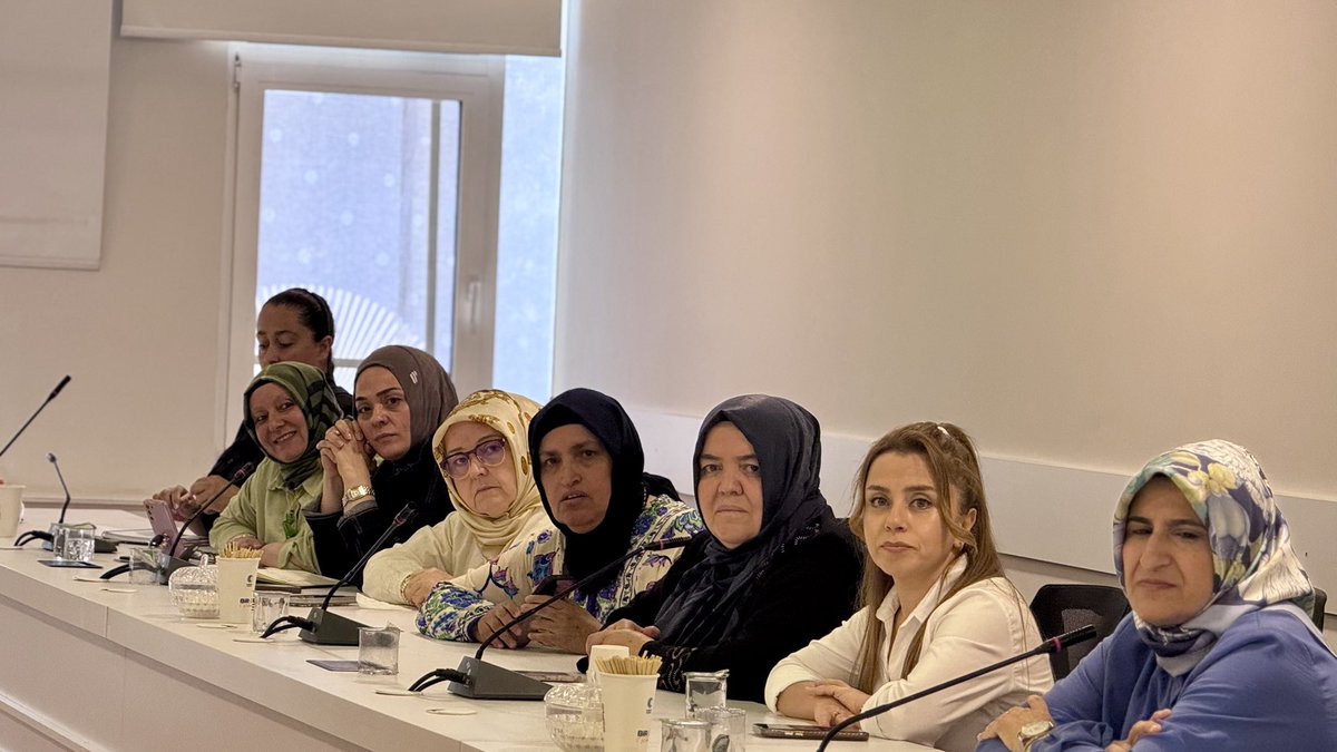 akkadinuskudarr's tweet photo. Başkanımız Rabia Yazıcı başkanlığında, İl Yürütme Sorumlumuz Tuba Şahin Yılmaz’ın katılımıyla Yönetim Kurulu Toplantımız gerçekleştirildi. https://t.co/yMco1ZzT9f