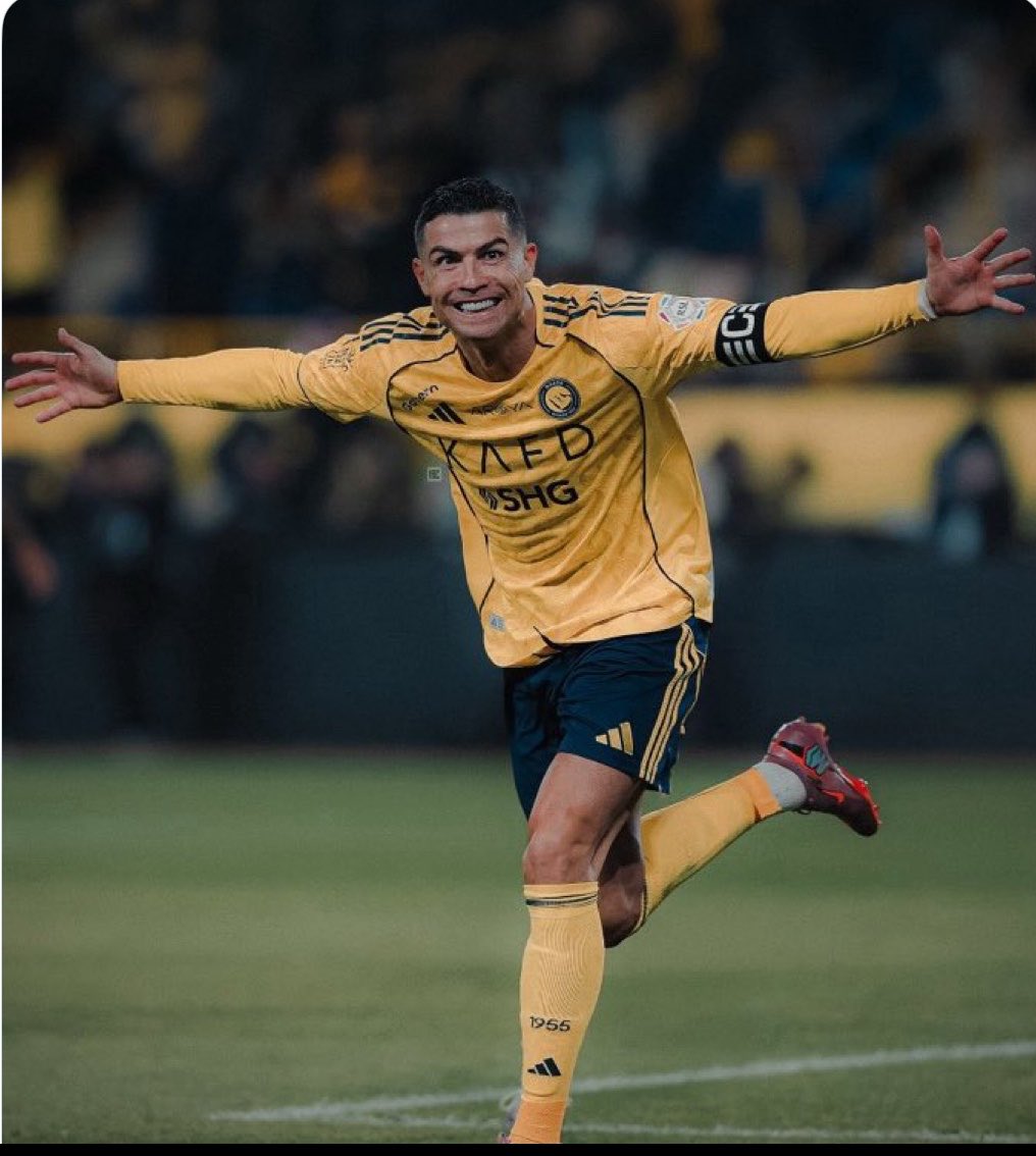 ikilluraura's tweet photo. 0 goals/assist 
0 shot on target 
0 dribbles
2 big chances missed 
90 minutes played 

FESTUS BARNABUS WASIUUUUU, TIME TO BE A FAMILY MAN 😁🫡🙏 https://t.co/lOHTYXQP1d