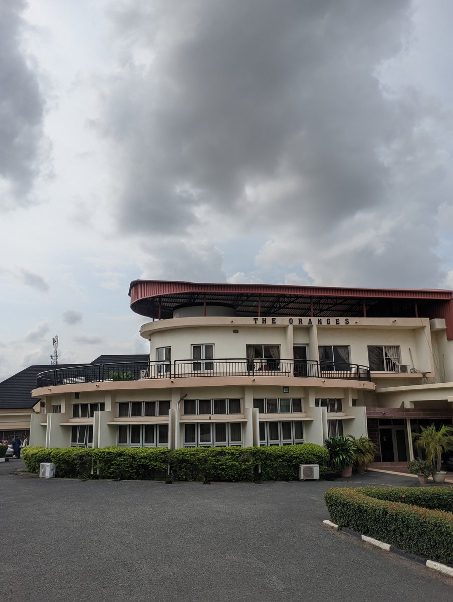 UgwuKenechukw10's tweet photo. Architecture in Enugu. https://t.co/JH5tveVtEl