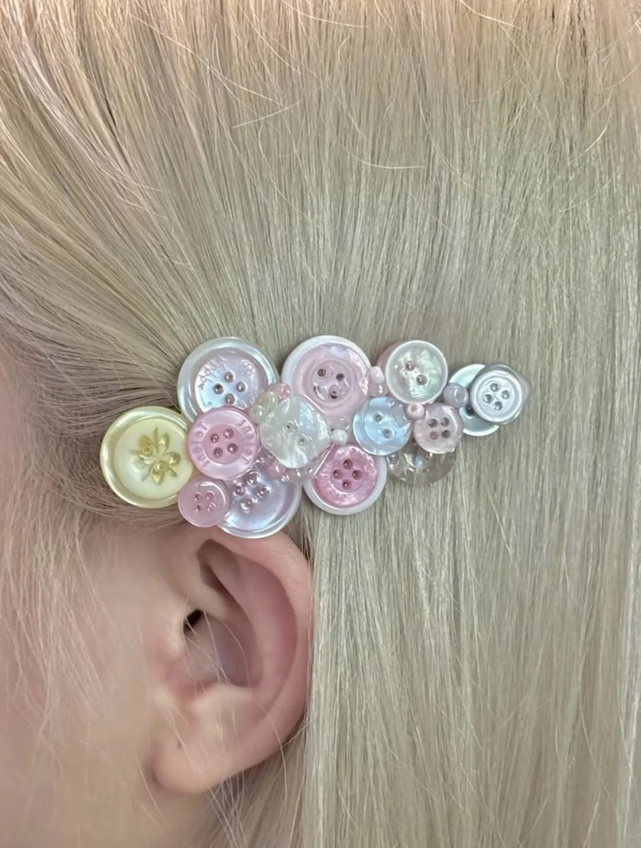 dazzlinghavens's tweet photo. Button hair clips https://t.co/uIAuiUlOgU