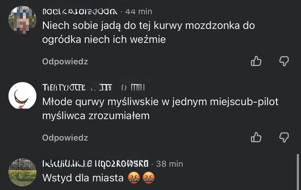 komisjamlodych's tweet photo. UWAGA: Festiwal internetowej „miłości” otwarty! 🤯🏆

Słuchajcie, przygotowania do II edycji Kampusu Młodych Myśliwych we Włocławku idą pełną parą, a właściwie zbliżają się do finału. Zapisanych jest już prawie 600 osób, a media o nas piszą. Normalna sprawa? Nie w internecie! Sekcja komentarzy pod artykułem dosłownie zapłonęła, a poziom „merytoryki” niektórych komentujących wyrzucił nas z butów. 😂

Wrzucamy Wam małe „the best of”, żebyście zobaczyli, z czym jako młode pokolenie w łowiectwie musimy się mierzyć na co dzień. Usiądźcie wygodnie, bo to jest wyższy poziom abstrakcji:

1️⃣ Klasyk historyczno-spiskowy: jeden komentujący uważa, że większość z nas to „potomkowie esbeków milicjantów i w ogóle działaczy prl”. No tak, bo przecież w 2026 roku 20-latkowie żyją głównie rozpamiętywaniem układów z ubiegłego wieku, a legitymację PZŁ dostaje się w spadku po dziadku. Logiczne, prawda? 🕵️‍♂️

2️⃣ „Pacyfiści” z syndromem kata: pewna pani proponuje, żeby... wysłać nas na poligon jako żywe, ruchome cele dla żołnierzy. Widzicie tę piękną logikę? „Polowanie jest złe i okrutne, dlatego w ramach kary rozstrzelajmy ludzi”. Poziom empatii porażający🙄

3️⃣ „Kosmiczne wycieczki”: Kolejna komentująca ogłosiła nas „najgorszymi mordercami żyjącymi na tej planecie”, a inna pani wtóruje jej hasłem o „zwyrolach”. Grubo. Wygląda na to, że globalne kryzysy, kartele i wojny to pikuś przy grupie młodych ludzi, którzy chcą pogadać o kynologii, prawie łowieckim i ochronie przyrody. 🌍🤦‍♂️

4️⃣ Savoir-vivre i rynsztok: Na koniec dwóch panów, którzy z kulturą osobistą są mocno na bakier, rzucają wulgaryzmami na prawo i lewo. Klasyczny pokaz bezsilnej frustracji za bezpieczną klawiaturą.

A teraz zupełnie poważnie i merytorycznie-
Ten potężny ściek hejtu pokazuje jedno - edukacja, edukacja i jeszcze raz edukacja. Ludzie karmieni mitami i bajkami Disneya nie mają zielonego pojęcia, czym jest współczesna gospodarka łowiecka, jak wygląda bioasekuracja, walka z ASF czy ochrona upraw rolników. Dla nich jesteśmy najgorsi, bo najłatwiej jest nienawidzić tego, czego się zupełnie nie rozumie.

Ale wiecie co? Taki hejt daje nam tylko potężnego kopa do działania! Pokazuje, jak bardzo potrzebny jest Kampus Młodych Myśliwych. Nie zamierzamy przepraszać za to, że rozwijamy swoją pasję legalnie, profesjonalnie i z szacunkiem do natury. 🦌🌲

Wszystkich młodych myśliwych, sympatyków i po prostu ludzi zainteresowanych łowiectwem, zapraszamy już w tę sobotę na Strzelnicę PZŁ we Włocławku! 🎯

Będą wykłady, debaty, pokazy psów, trening strzelecki i zero sztywniarskiej atmosfery. Przyjedźcie, zintegrujmy się i pokażmy, że młode pokolenie myśliwych ma klasę, wiedzę i nie daje się zastraszyć internetowym trollom! 💪🔥

Do zobaczenia! Włocławek będzie nasz! 🐺