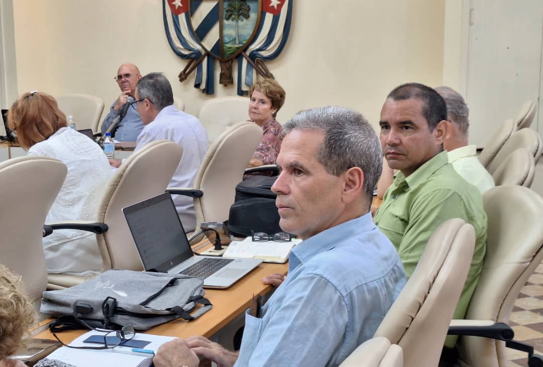 CubaMES's tweet photo. 📚✨ La CNGC realizó su Pleno anual, evaluando resultados del 2025 y proyectando nuevas líneas de trabajo. Se destacó la formación doctoral, la calidad de los programas, la actualización normativa y el impacto social de la ciencia. 🇨🇺🎓

#UniversidadCubana 
#Cuba https://t.co/ffPGXhhJ03