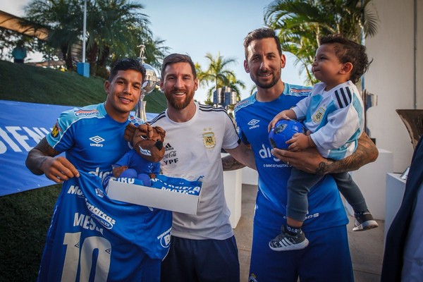 RATOcec's tweet photo. Ande com fracassados e um fracassado sera 

Nunca sera Messi Cruzeirense https://t.co/AH9ryFMezB