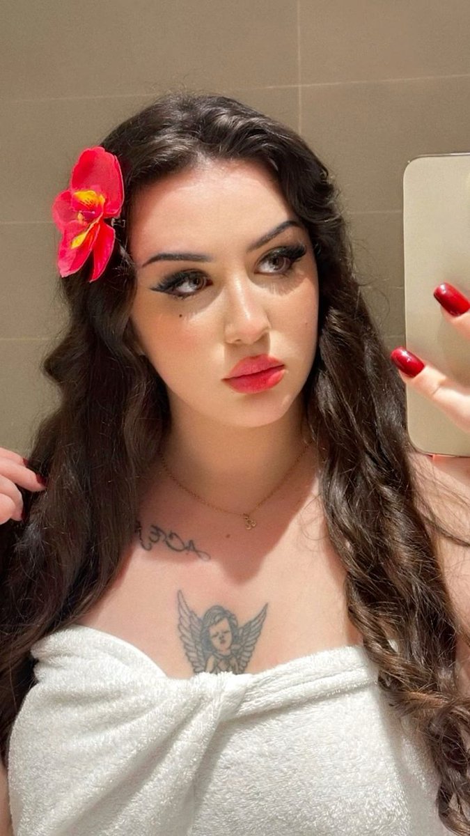 ice_______ty's tweet photo. Some invest in gossip, I invest in blockchain. That’s the mindset I live by. 💎 https://t.co/UM4GMDV9Kp