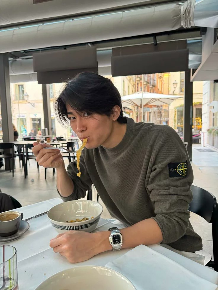 baekyeosex's tweet photo. Eu fiquei meio obcecada pelo keito nakamura.... https://t.co/kL1U1sktnm