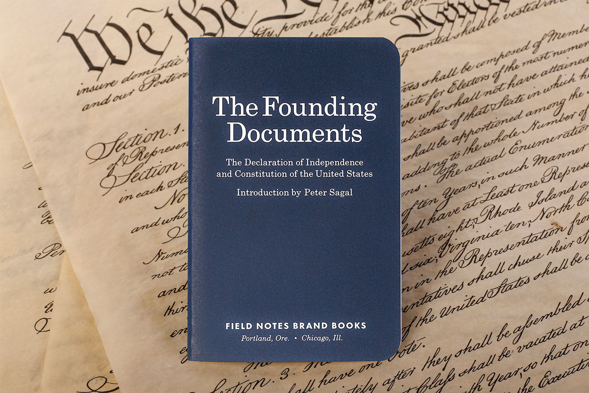 FieldNotesBrand's tweet photo. Get “The Founding Documents,” a new pocket reference containing the Declaration of Independence and U.S. Constitution, with an introduction by Peter Sagal, FREE with any purchase from Field Notes TODAY ONLY. https://t.co/NTs2Nbbeo9