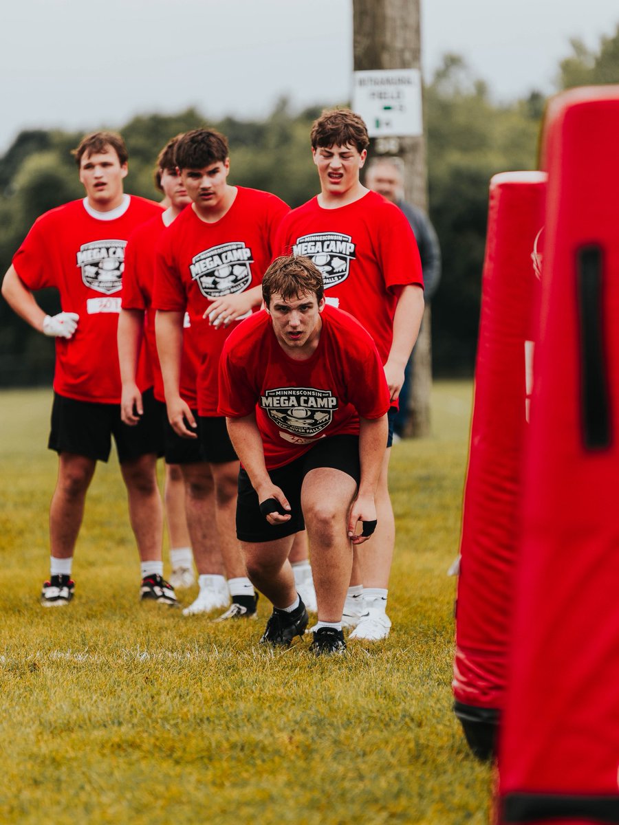 MNWI_MegaCamp's tweet photo. Getting the work in with our big guys 🙂‍↕️

#MinnesconsinMegaCamp https://t.co/Uwdy0zEFaJ