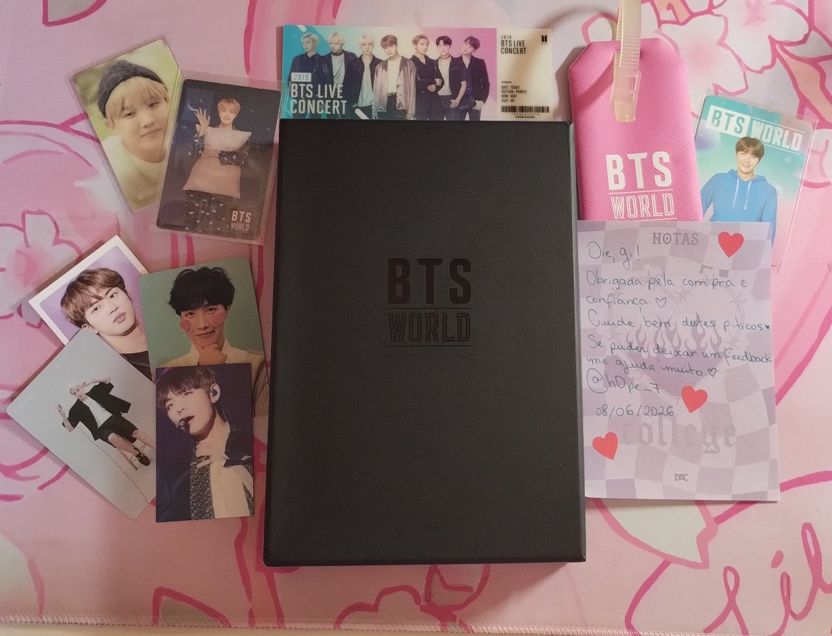 gukkhous's tweet photo. Feedback super positivo para a @h0pe_7 💖
a diva me vendeu o BTS WORLD que eu estava atrás que nem doída 🥹
foi super tranquilo tudo e ela me deixava atualizada de tudoooo https://t.co/IA5dSNB7R6