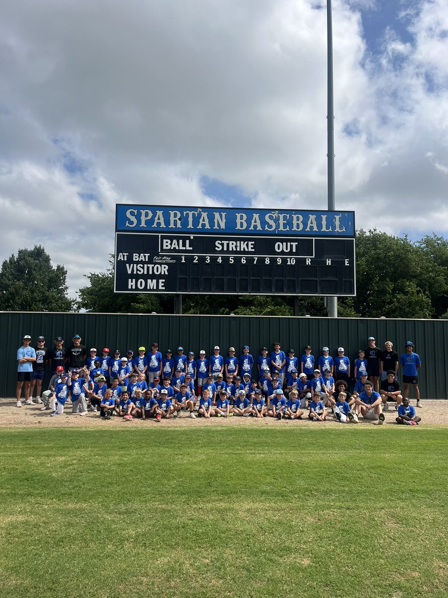 CHSSPARTANBASE1's tweet photo. ⚾️ Day 3 ⚾️

Awesome couple days of camp! Competed hard and grinded through the heat. Excited about the future of Spartan Baseball ⚾️ 

Thank you to our former and current Spartans for coming out and helping with camp! 

2(PEC)+BA

@BurlesonSports https://t.co/nBOJaCIM5x