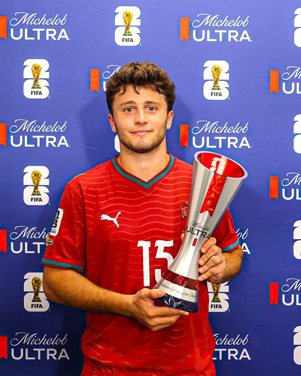ActuL1_'s tweet photo. 🚨 OFFICIEL ! JOYAU NEVES 🇵🇹 EST ÉLU HOMME DU MATCH FACE À LA RDC ! 🫡

La Ligue 1 fait bonne figure en Amérique. 🤩 https://t.co/WD9RA1LPPc