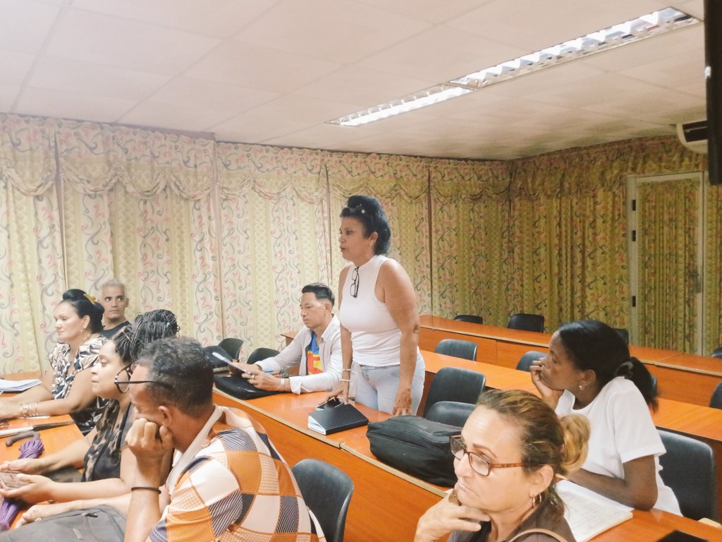 dpegranma's tweet photo. La DGE en Granma sostuvo un importante intercambio con el Consejo de Dirección de la Dirección General de Educación del municipio Bayamo, en aras de consolidar la organización y preparación de las actividades que marcarán el cierre del curso escolar y la nueva etapa estival. https://t.co/bFUNa2JkHC