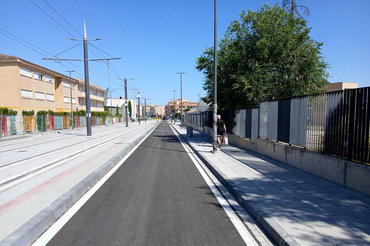FomentoAND's tweet photo. Churriana de la Vega recupera los últimos viales ocupados por las obras de la Prolongación Sur de @MetroGranada.

Hoy hemos reabierto al tráfico la calle San Ramón del municipio. 

ℹ️ https://t.co/svhHUblqWn ✅ https://t.co/GGhjKjTYyC