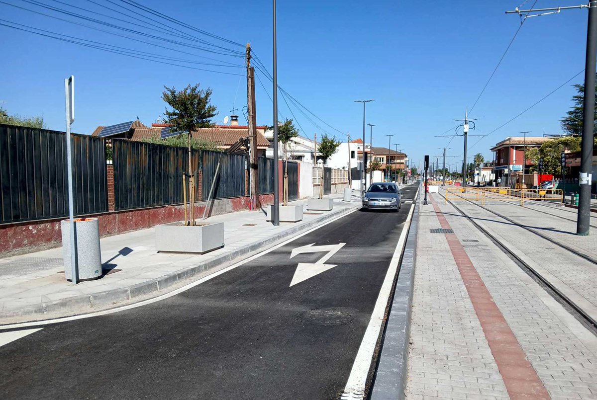 FomentoAND's tweet photo. Churriana de la Vega recupera los últimos viales ocupados por las obras de la Prolongación Sur de @MetroGranada.

Hoy hemos reabierto al tráfico la calle San Ramón del municipio. 

ℹ️ https://t.co/svhHUblqWn ✅ https://t.co/GGhjKjTYyC