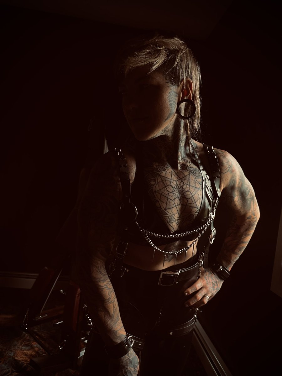 MisstressRed___'s tweet photo. Wife’s first time in latex.. feel free to pick your jaw up off the floor.. I’ll wait. https://t.co/RaNG0OErsa