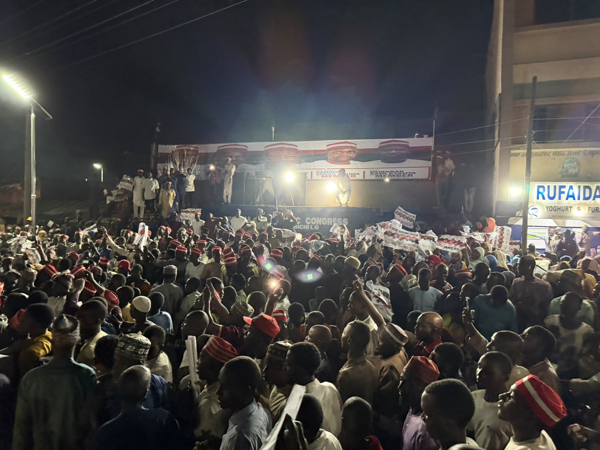 taheerprime's tweet photo. Bichi is SEALED ✌️
Sen. Kwankwaso paid a visit to the NDC Headquarters in Bichi Local Government, Kano State, tonight on his way back from Katsina State. 

He was warmly received by a mammoth crowd of enthusiastic NDC and Kwankwasiyya loyalists, whose unwavering support and commitment continue to strengthen the movement across the state.